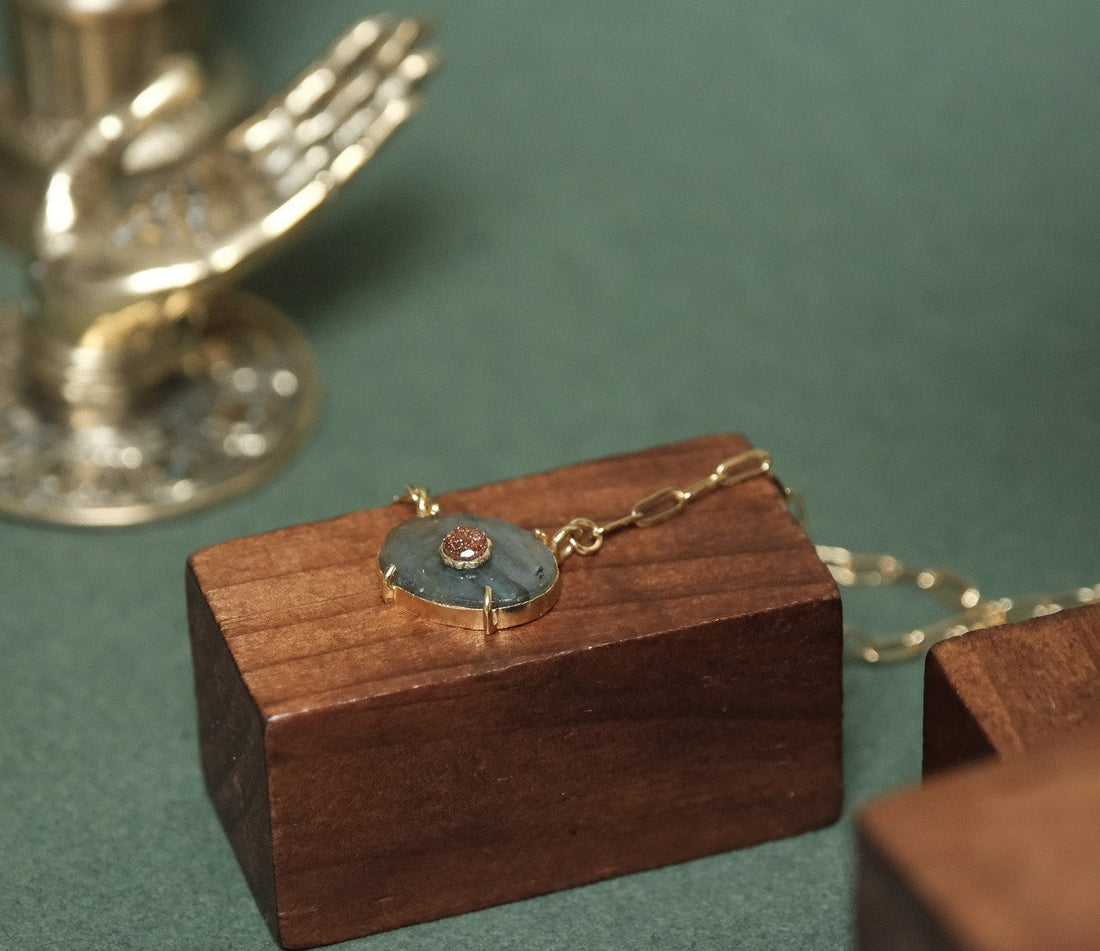 Pourquoi Choisir des Bijoux en Pierres Semi-Précieuses Haut de Gamme ?