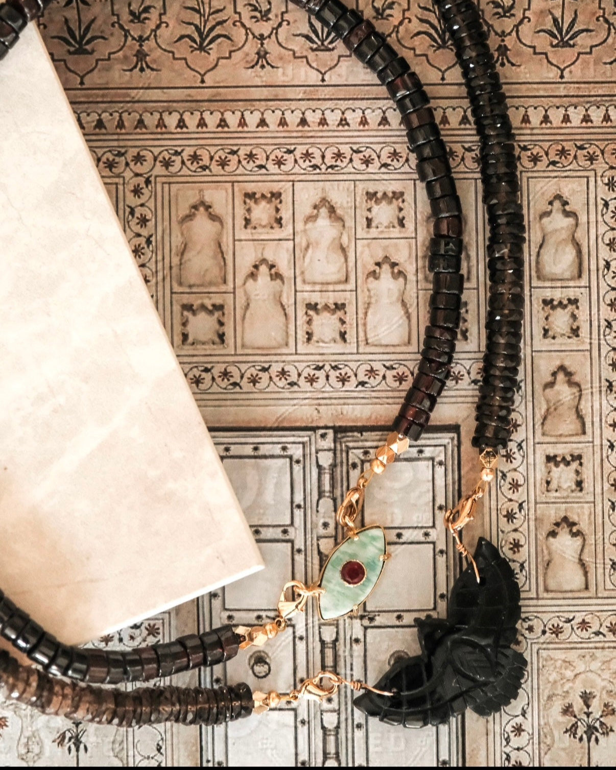Collier oeil sur perles heishi lisses en pierres semi-précieuses - Apprêts dorés 24 carats
