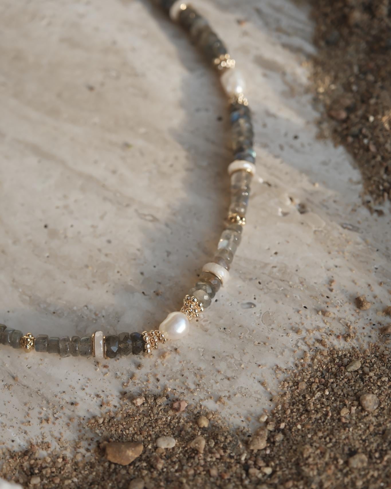 Collier Aura en labradorite & perles d’eau douce - Apprêts dorés à l'or fin