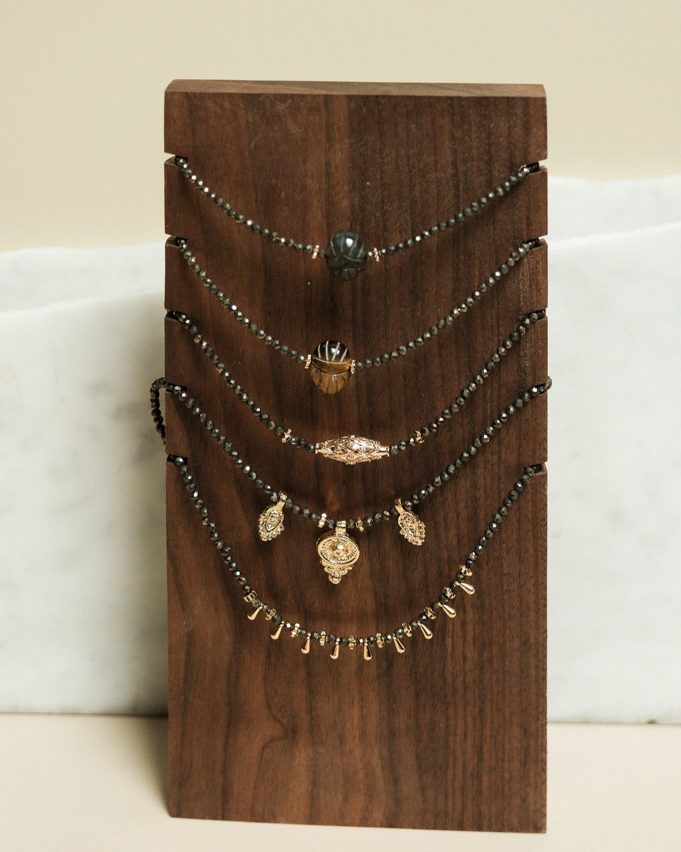 Collier multi gouttes et perles de Pyrite - Gouttes et apprêts Dorés à l'Or Fin 24 Carats