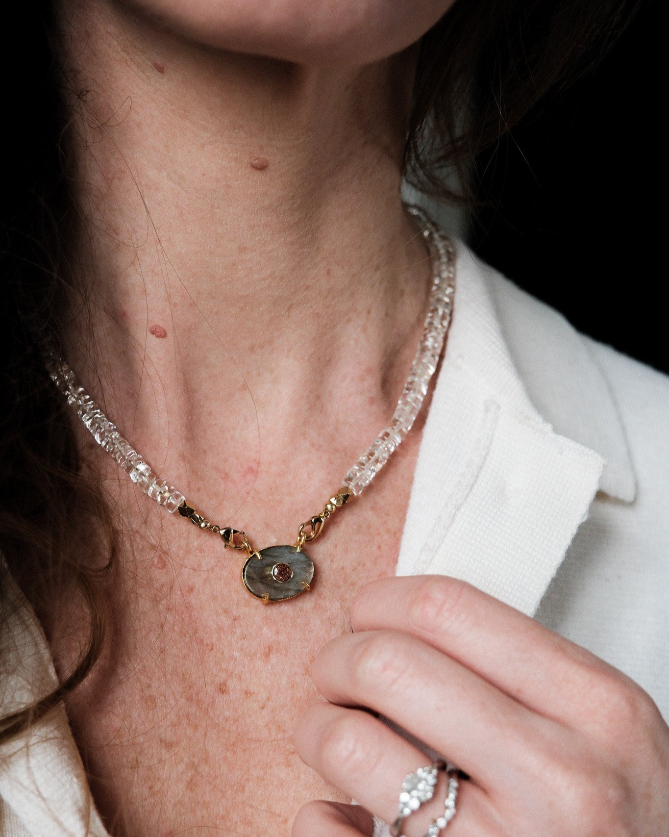 Collier oeil sur perles heishi lisses en pierres semi-précieuses - Apprêts dorés 24 carats