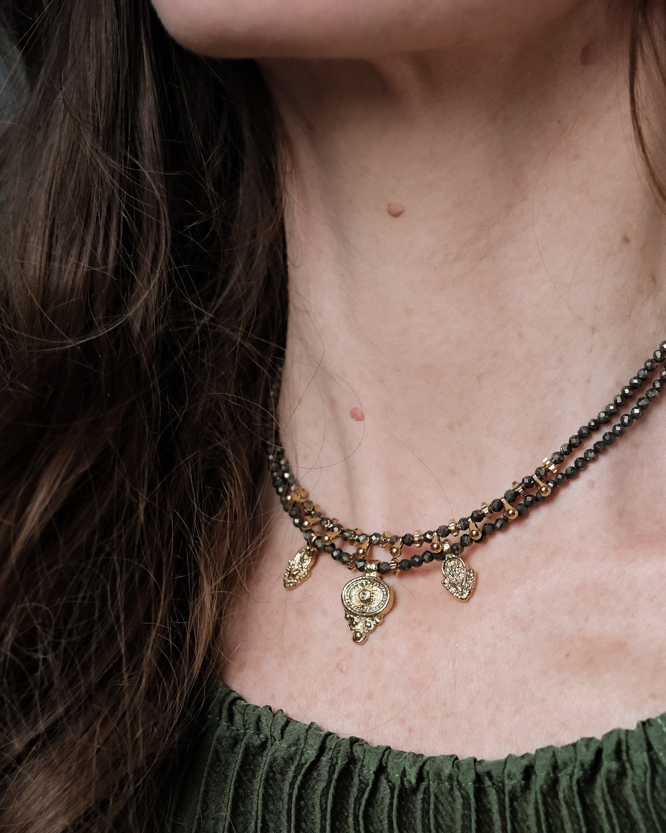 Collier multi gouttes et perles de Pyrite - Gouttes et apprêts Dorés à l'Or Fin 24 Carats